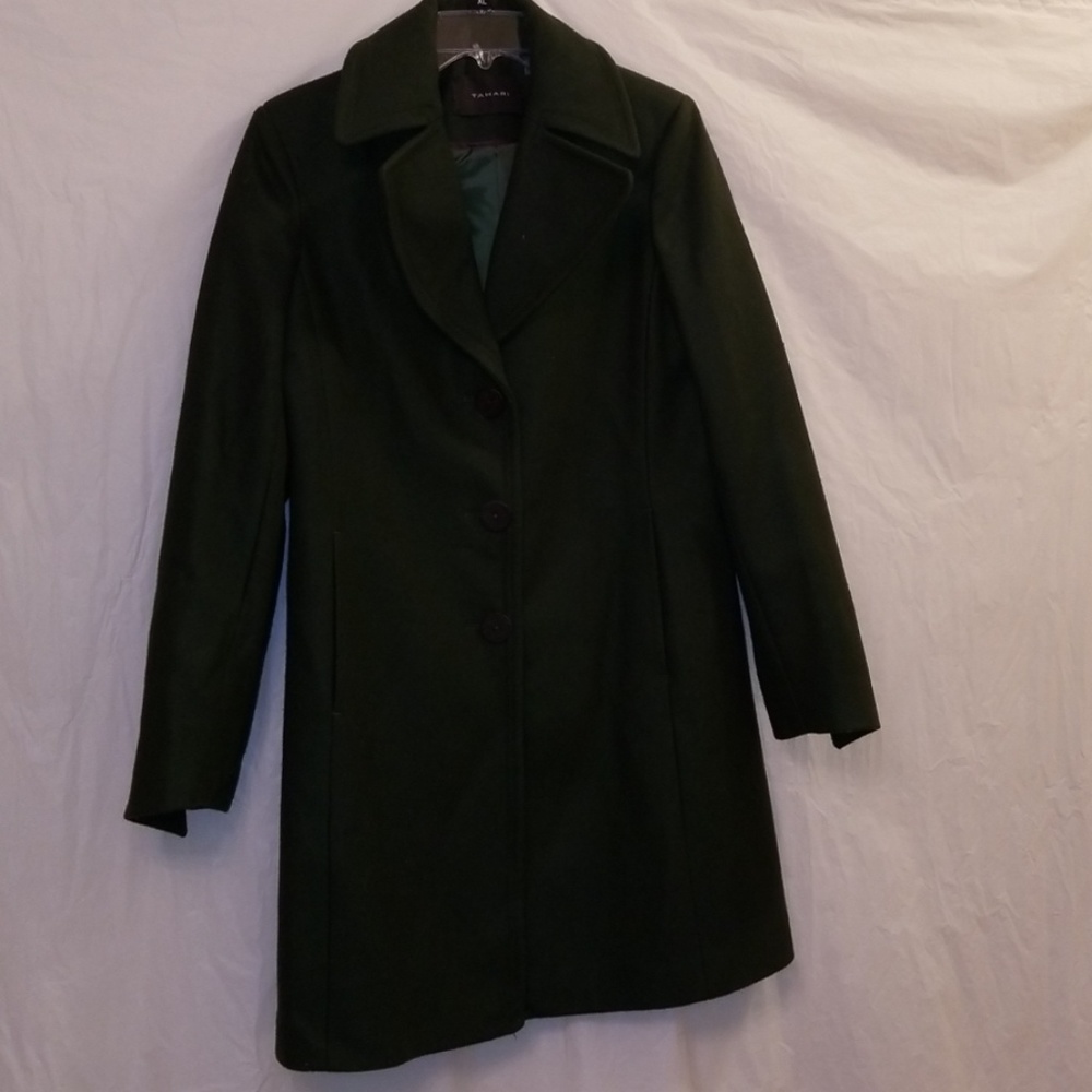 Tahari green coat, beautiful